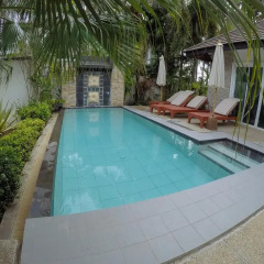 Отель Suriyasom Villa бассейн