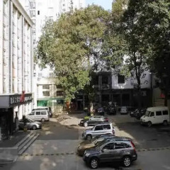 Отель Jingjiang Inn Xi'an Jianguomen парковка