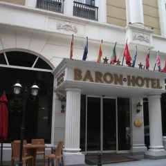 Baron Hotel развлечения