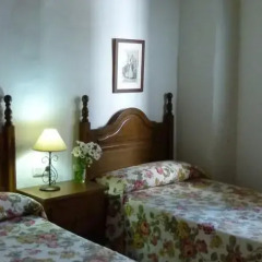 Отель Hostal Santa Catalina комната для гостей фото 2