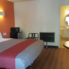 Отель Motel 6 Columbus OSU 2* Стандартный номер с различными типами кроватей фото 13