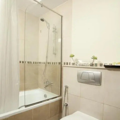 Al Waleed Palace Hotel Apartments Oud Metha 4* Студия с различными типами кроватей фото 7