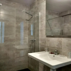 Отель Hostal Mara Испания, Ла-Корунья - отзывы, цены и фото номеров - забронировать отель Hostal Mara онлайн ванная