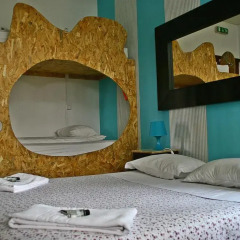 Sunset Destination Hostel Стандартный семейный номер с двуспальной кроватью