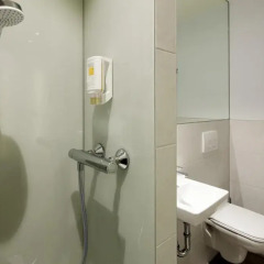 Отель easyHotel Brussels City Centre 3* Стандартный номер с различными типами кроватей
