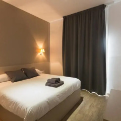 Отель Hostalin Barcelona Pg. de Gràcia 3* Стандартный номер с двуспальной кроватью фото 47