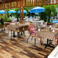 Expat Hotel Patong Center питание