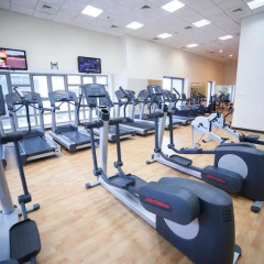 Отель Yanjoon Holiday Homes - Princess Tower фитнесс-зал фото 2
