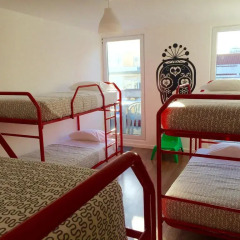 Metro Hostel Lisbon Кровать в общем номере