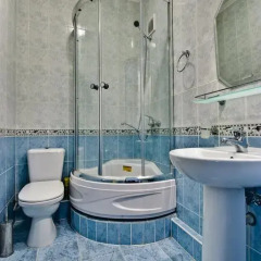 Отель Bed & Breakfast Bishkek 2* Кровать в мужском общем номере фото 11