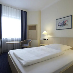 Отель IntercityHotel Nürnberg 3* Стандартный номер с двуспальной кроватью фото 4