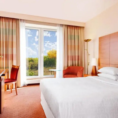 Sheraton Duesseldorf Airport Hotel 4* Улучшенный номер разные типы кроватей фото 3