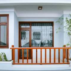 Отель Riverside Plum Garden Homestay 2* Улучшенный номер с различными типами кроватей
