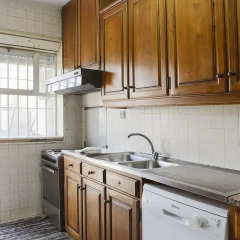 Отель Downtown with Terrace - 4 Bedrooms Порту в номере