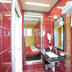 Iliria Internacional Hotel сауна