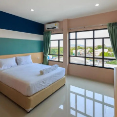 Отель JJ Residence Phuket Town 3* Улучшенный номер с различными типами кроватей фото 3