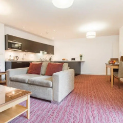 Отель PREMIER SUITES Manchester комната для гостей