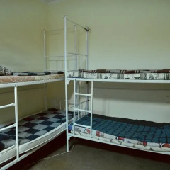 Хостел Большая семья Кровать в мужском общем номере с двухъярусной кроватью фото 3