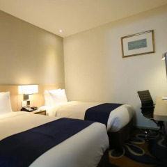 Отель Travelodge Myeongdong Euljiro 3* Стандартный номер с различными типами кроватей фото 3