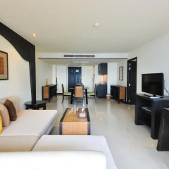 Отель Woraburi Phuket Resort & Spa 4* Улучшенный номер двуспальная кровать фото 7