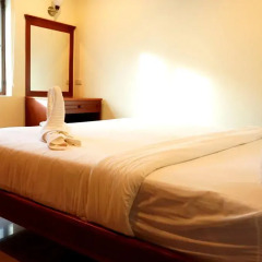 Отель Hathai House 3* Люкс повышенной комфортности с различными типами кроватей фото 4