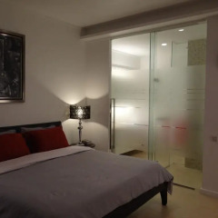 Отель Northpoint Absolute Beachfront on the 40th Floor сейф в номере