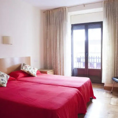 Отель Hostal Arriaza 2* Стандартный номер с 2 отдельными кроватями (общая ванная комната) фото 2