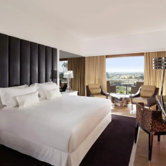 Convento do Espinheiro, Historic Hotel & Spa 5* Номер Делюкс Convento