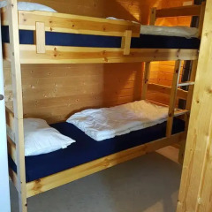 Отель Tjeldsundbrua Camping Коттедж с различными типами кроватей фото 26