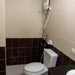 Отель Patong Bay Guesthouse 2* Улучшенный номер с 2 отдельными кроватями фото 10