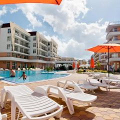 Отель Aparthotel Grand Kamelia - Official Rental Болгария, Солнечный берег - отзывы, цены и фото номеров - забронировать отель Aparthotel Grand Kamelia - Official Rental онлайн бассейн