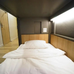BRB Hostel Bangkok Silom Кровать в общем номере с двухъярусной кроватью фото 12