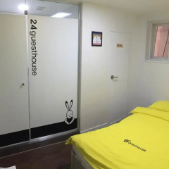 Отель 24 Guesthouse Seoul City Hall 2* Номер категории Эконом с различными типами кроватей фото 3