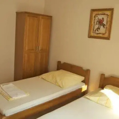 Sun Hostel Budva Стандартный номер с 2 отдельными кроватями фото 18