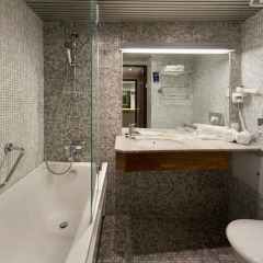 Radisson Blu Hotel Olumpia 4* Люкс с разными типами кроватей фото 5