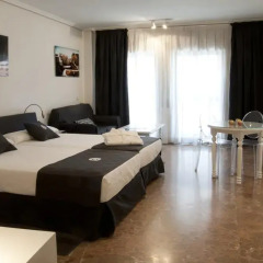 Отель Quo Eraso Aparthotel 3* Апартаменты разные типы кроватей фото 4