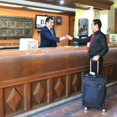 Отель Santiago De Compostela Hotel Мексика, Гвадалахара - отзывы, цены и фото номеров - забронировать отель Santiago De Compostela Hotel онлайн интерьер отеля