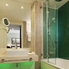 Отель Holiday Inn London Commercial Road 4* Стандартный номер с различными типами кроватей фото 3