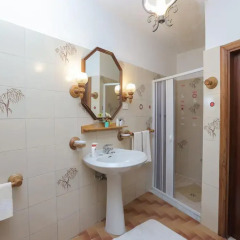 Отель Villa Marietta Минори ванная