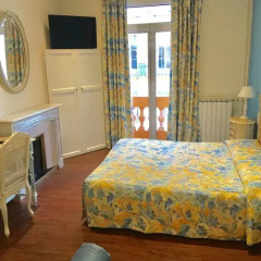 Отель Hôtel Lépante 2* Улучшенный номер с различными типами кроватей фото 11