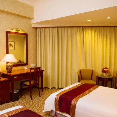 Century Plaza Hotel 3* Номер Делюкс с 2 отдельными кроватями