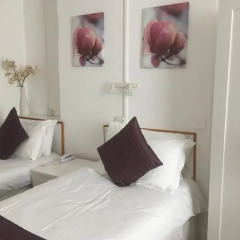 George Hotel 3* Стандартный номер с 2 отдельными кроватями (общая ванная комната) фото 9