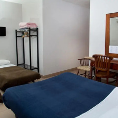 Отель Hostal LK Стандартный номер с различными типами кроватей фото 11