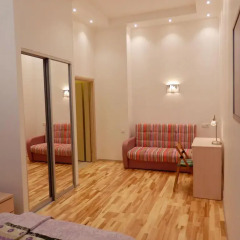 Гостиница Feelathome на Невском в Санкт-Петербурге 9 отзывов об отеле, цены и фото номеров - забронировать гостиницу Feelathome на Невском онлайн Санкт-Петербург комната для гостей фото 3