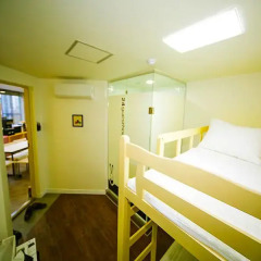 Отель 24 Guesthouse Seoul City Hall 2* Стандартный номер с двухъярусной кроватью фото 7