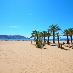 Отель Passeig Maritim 20 Roses Испания, Курорт Росес - отзывы, цены и фото номеров - забронировать отель Passeig Maritim 20 Roses онлайн пляж фото 2