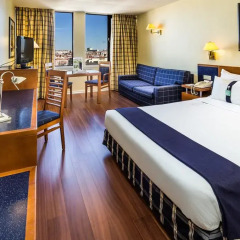 Отель Holiday Inn Lisbon 4* Стандартный номер с различными типами кроватей фото 3