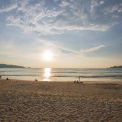 Отель Magnific Guesthouse Patong пляж