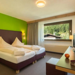 Отель ERHART 4* Стандартный номер фото 5
