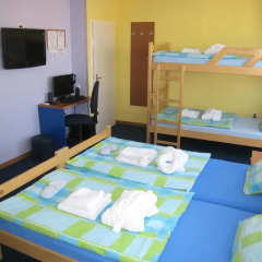 Spirit Hostel and Apartments комната для гостей фото 3